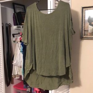 BUY ONE GET ONE FREE American eagle tee💚